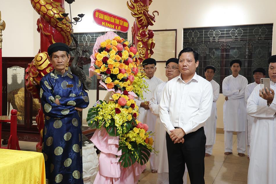 ÔNG PHẠM TẤN HOÀ THAM DỰ LỄ GIỖ ÔNG PHẠM TẤN HOÀ THAM DỰ LỄ GIỖ