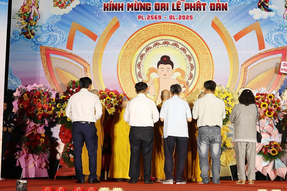 1 QUÝ TÔN ĐỨC VÀ ĐẠI BIỂU TRONG LỄ CHÍNH THỨC 1 QUÝ TÔN ĐỨC VÀ ĐẠI BIỂU TRONG LỄ CHÍNH THỨC