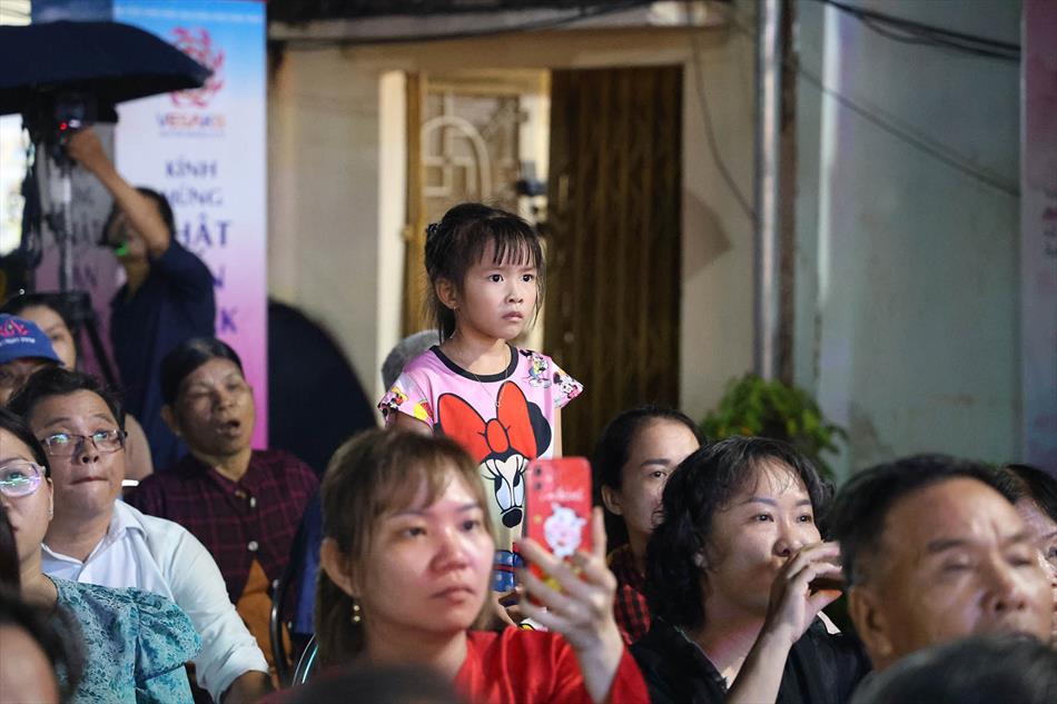 3 ĐẠI CHÚNG THAM DỰ 3 ĐẠI CHÚNG THAM DỰ