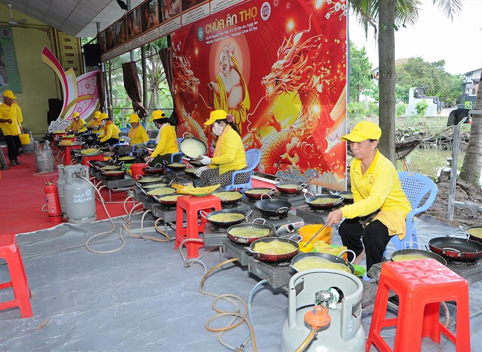 10 LỄ HỘI BÁNH XÈO QUY MÔ LỚN 10 LỄ HỘI BÁNH XÈO QUY MÔ LỚN