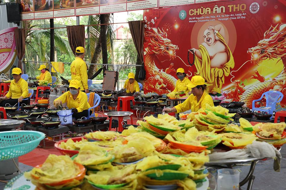 10 LỄ HỘI BÁNH XÈO QUY MÔ LỚN 10 LỄ HỘI BÁNH XÈO QUY MÔ LỚN