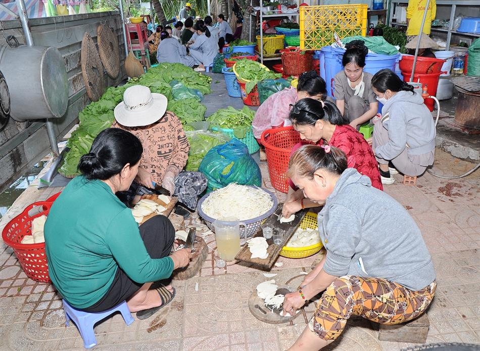 10 LỄ HỘI BÁNH XÈO QUY MÔ LỚN 10 LỄ HỘI BÁNH XÈO QUY MÔ LỚN