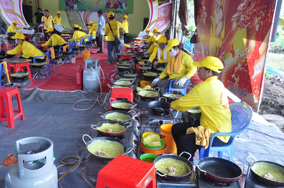 10 LỄ HỘI BÁNH XÈO QUY MÔ LỚN 10 LỄ HỘI BÁNH XÈO QUY MÔ LỚN