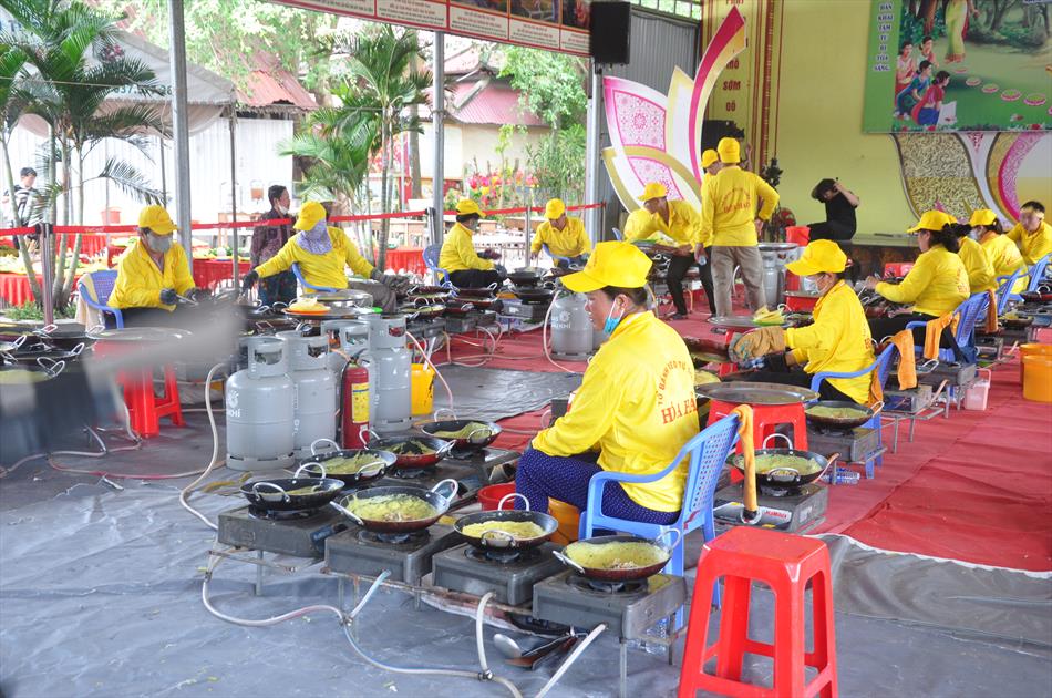 10 LỄ HỘI BÁNH XÈO QUY MÔ LỚN 10 LỄ HỘI BÁNH XÈO QUY MÔ LỚN