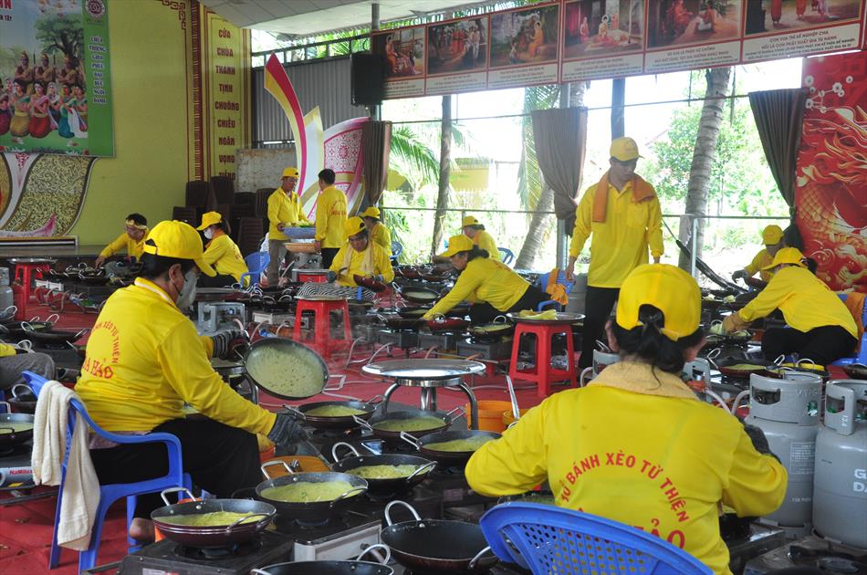 10 LỄ HỘI BÁNH XÈO QUY MÔ LỚN 10 LỄ HỘI BÁNH XÈO QUY MÔ LỚN