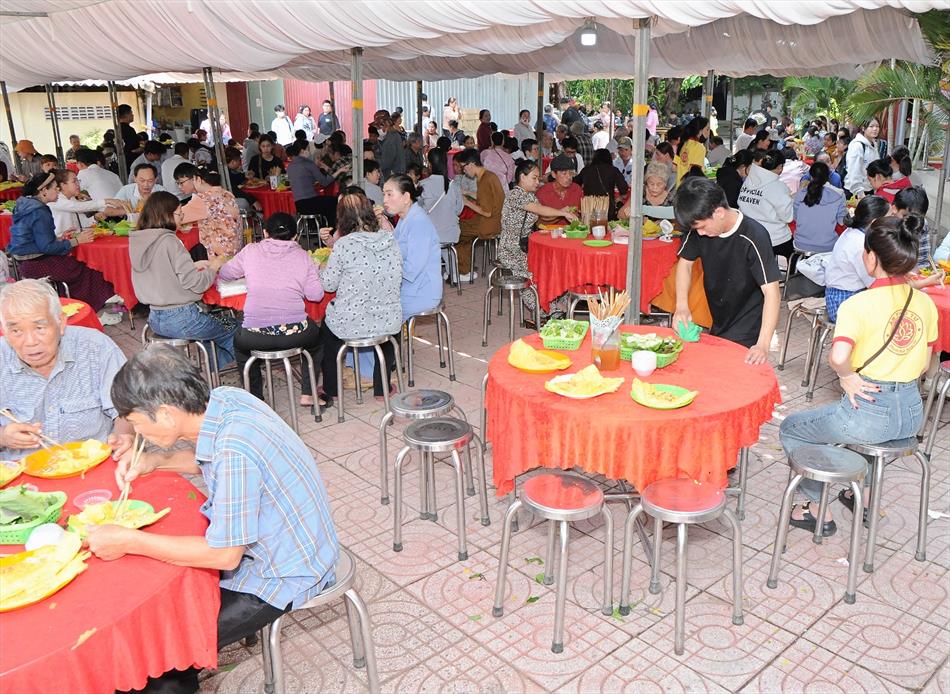 10 LỄ HỘI BÁNH XÈO QUY MÔ LỚN 10 LỄ HỘI BÁNH XÈO QUY MÔ LỚN