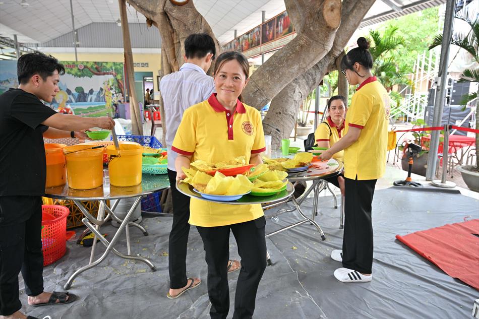 10 LỄ HỘI BÁNH XÈO QUY MÔ LỚN 10 LỄ HỘI BÁNH XÈO QUY MÔ LỚN