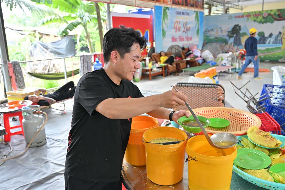 10 LỄ HỘI BÁNH XÈO QUY MÔ LỚN 10 LỄ HỘI BÁNH XÈO QUY MÔ LỚN