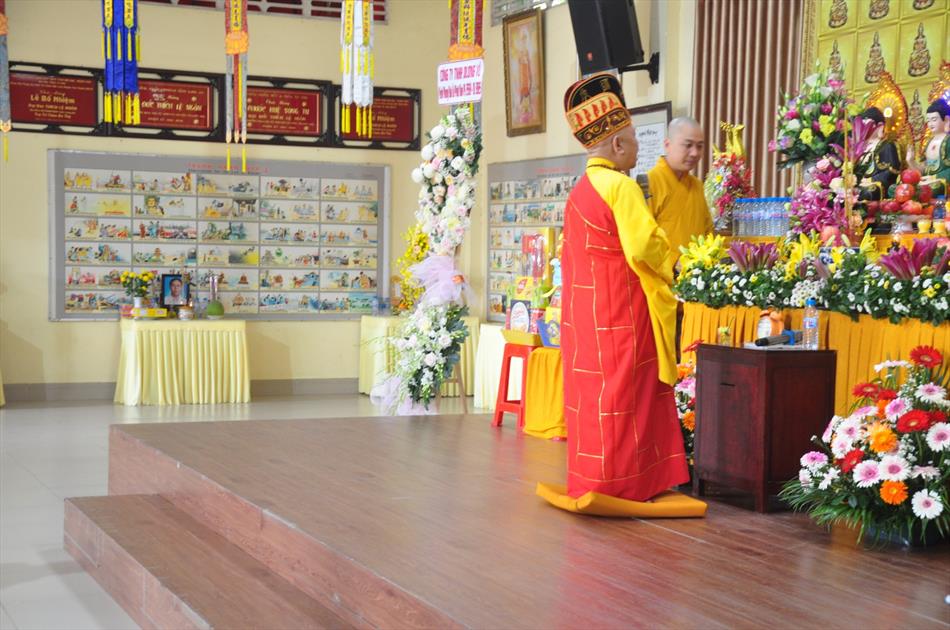11 ĐÓN KHÁCH, TẮM PHẬT , LƯU NIỆM 11 ĐÓN KHÁCH, TẮM PHẬT , LƯU NIỆM