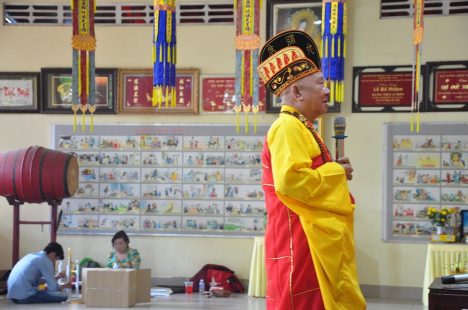 11 ĐÓN KHÁCH, TẮM PHẬT , LƯU NIỆM 11 ĐÓN KHÁCH, TẮM PHẬT , LƯU NIỆM