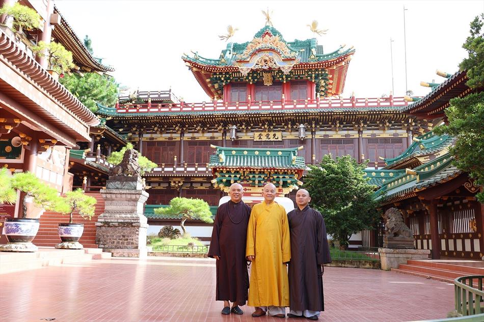 Đoàn Ban Hoằng pháp T.Ư và Ban Kinh tế tài chánh T.Ư đã viếng  thăm chùa Minh Thành tại thành phố Pleiku – tỉnh Gia Lai