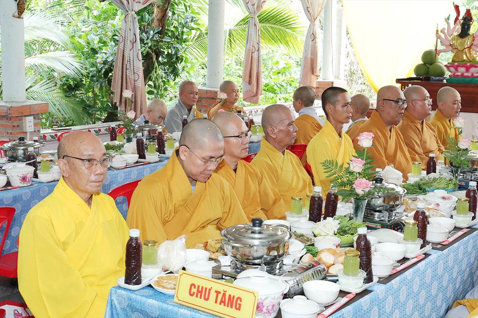 2 CÚNG DƯỜNG TRAI TĂNG 2 CÚNG DƯỜNG TRAI TĂNG