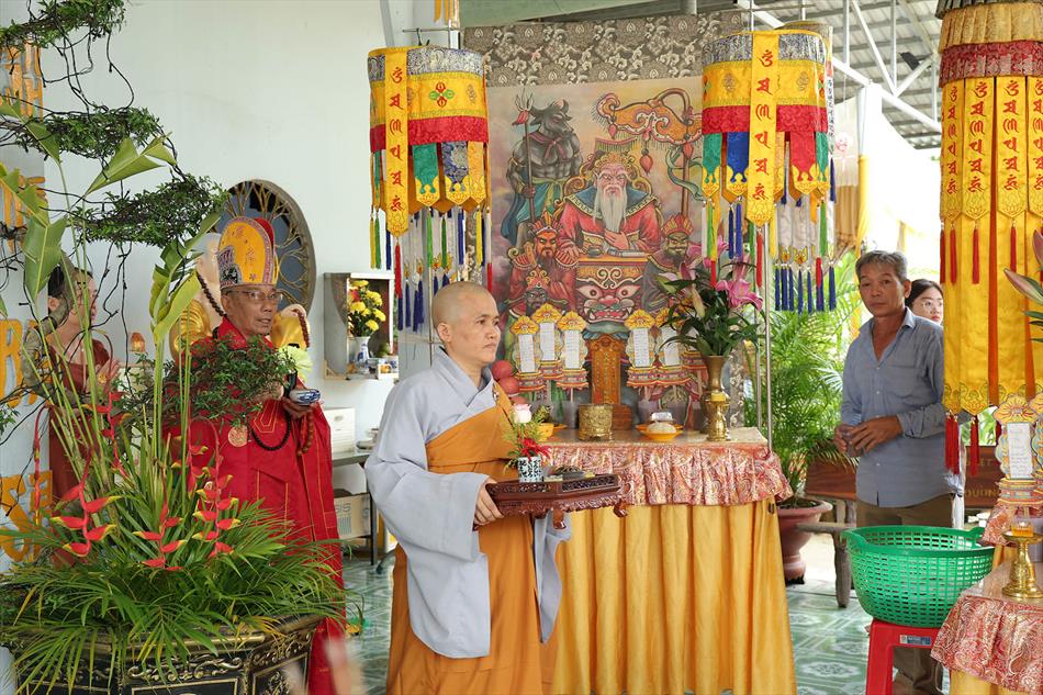 3 NGHI THỨC KHAI KINH, CÚNG NGỌ 3 NGHI THỨC KHAI KINH, CÚNG NGỌ
