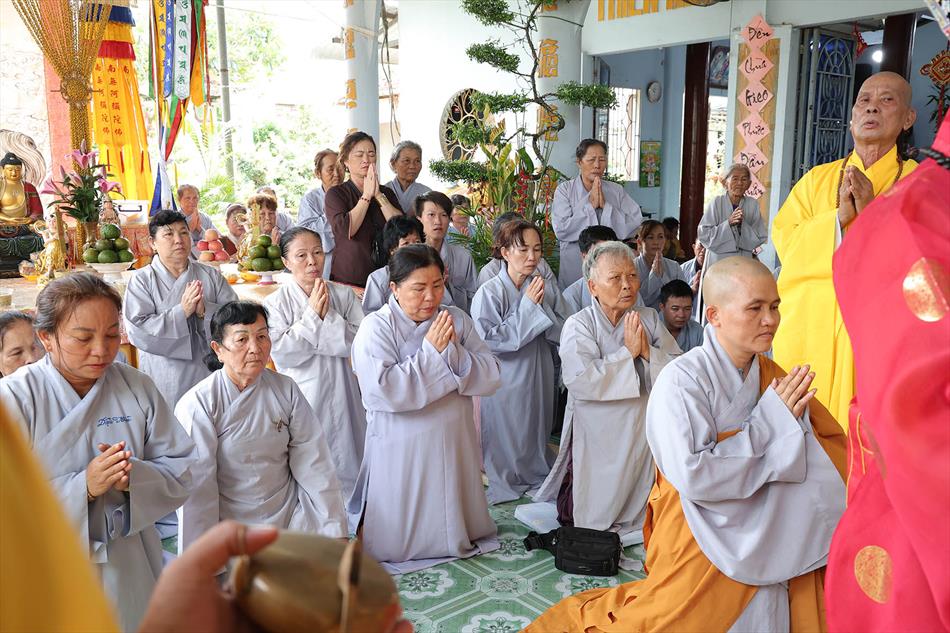 3 NGHI THỨC KHAI KINH, CÚNG NGỌ 3 NGHI THỨC KHAI KINH, CÚNG NGỌ