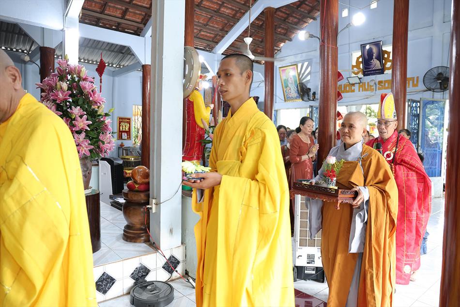 3 NGHI THỨC KHAI KINH, CÚNG NGỌ 3 NGHI THỨC KHAI KINH, CÚNG NGỌ