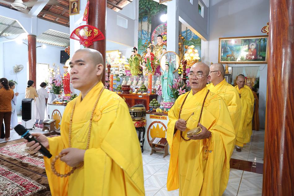 3 NGHI THỨC KHAI KINH, CÚNG NGỌ 3 NGHI THỨC KHAI KINH, CÚNG NGỌ