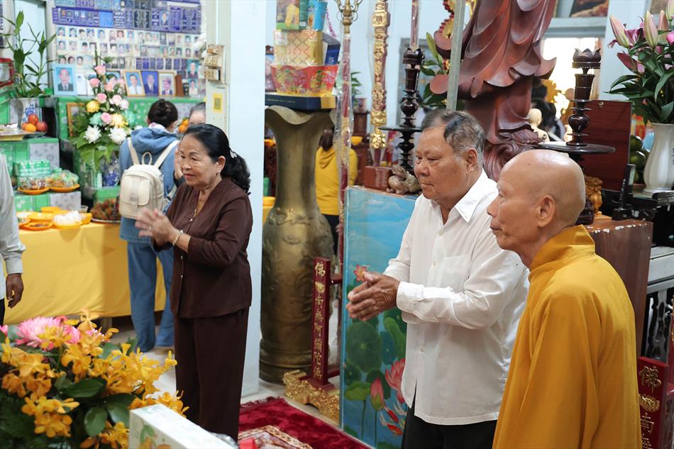 1 THẮP HƯƠNG TƯỞNG NIỆM 1 THẮP HƯƠNG TƯỞNG NIỆM