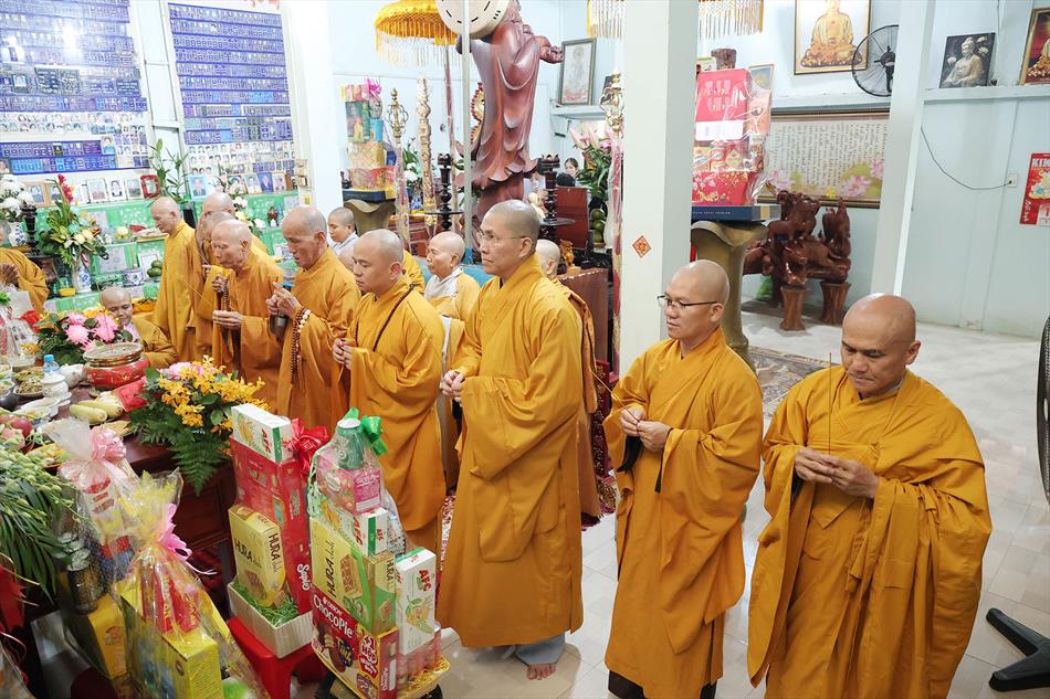 1 THẮP HƯƠNG TƯỞNG NIỆM 1 THẮP HƯƠNG TƯỞNG NIỆM