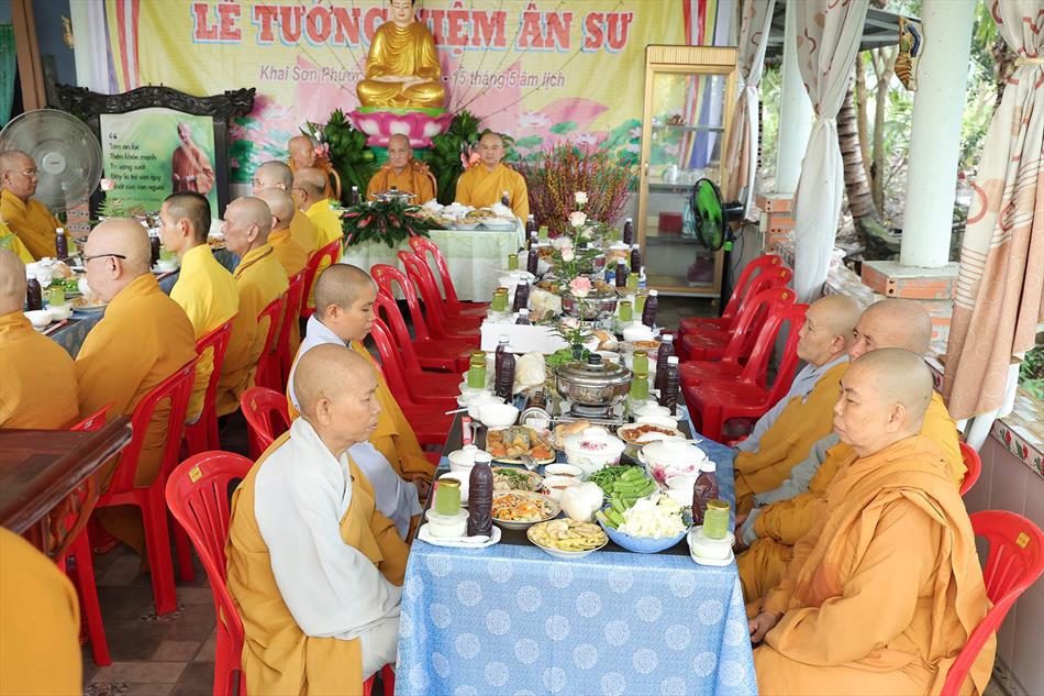 2 CÚNG DƯỜNG TRAI TĂNG 2 CÚNG DƯỜNG TRAI TĂNG