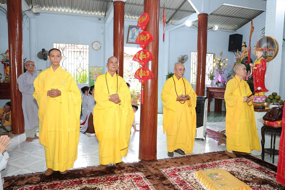 3 NGHI THỨC KHAI KINH, CÚNG NGỌ 3 NGHI THỨC KHAI KINH, CÚNG NGỌ