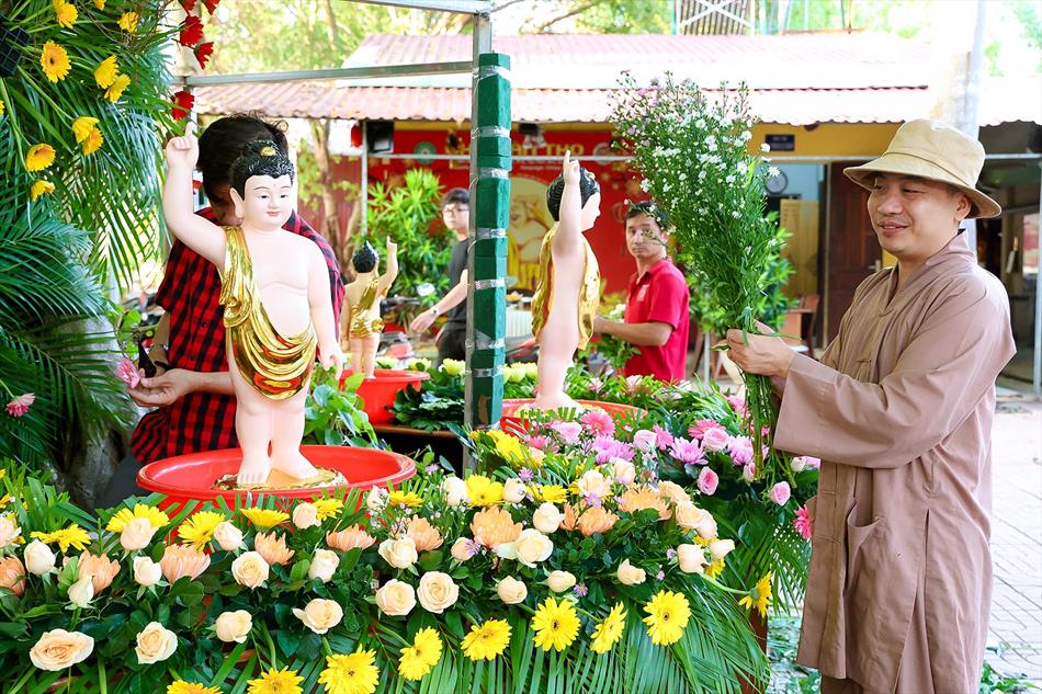2 KHÔNG GIAN TẮM PHẬT 2 KHÔNG GIAN TẮM PHẬT