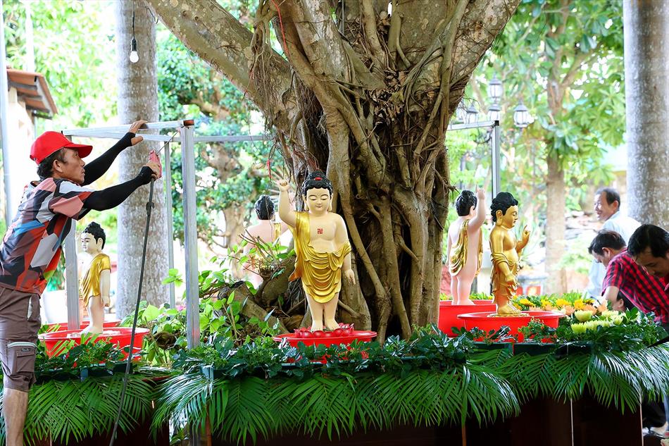 2 KHÔNG GIAN TẮM PHẬT 2 KHÔNG GIAN TẮM PHẬT