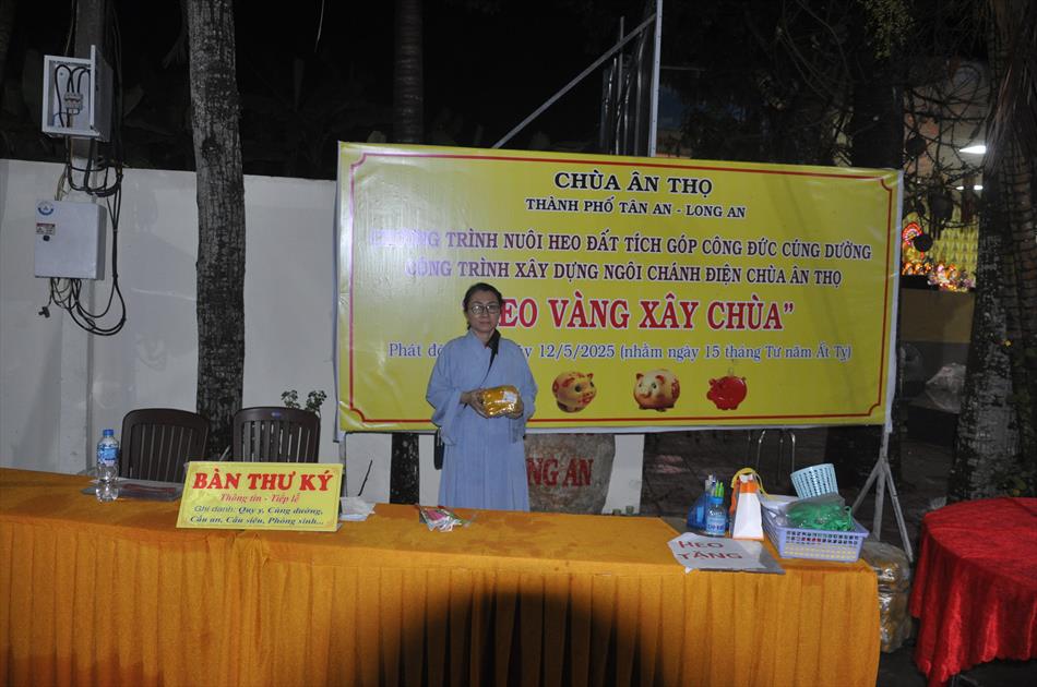 2 TẶNG HEO NGÀY PHẬT ĐẢN 2 TẶNG HEO NGÀY PHẬT ĐẢN