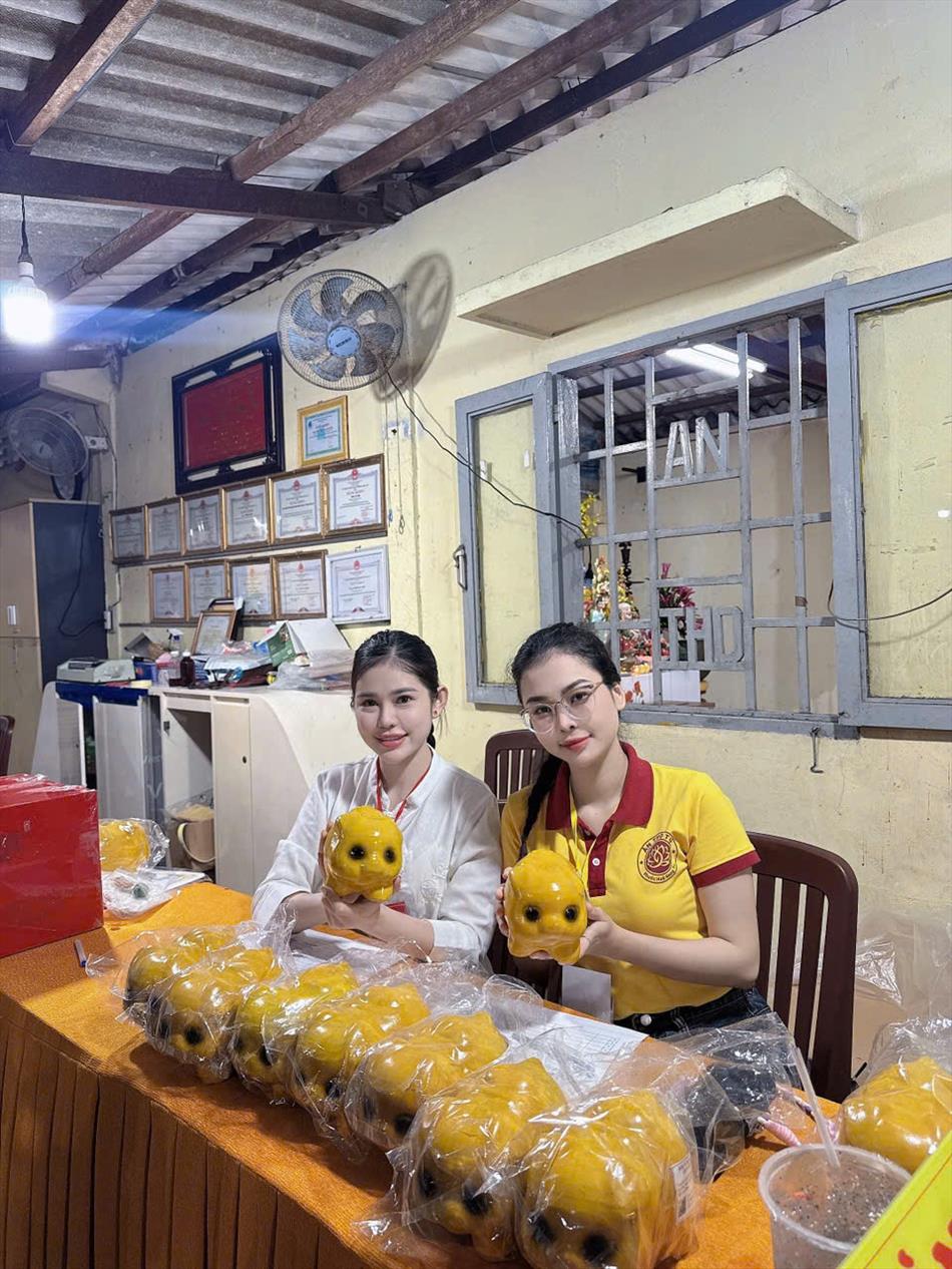 2 TẶNG HEO NGÀY PHẬT ĐẢN 2 TẶNG HEO NGÀY PHẬT ĐẢN