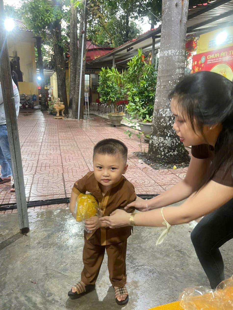 2 TẶNG HEO NGÀY PHẬT ĐẢN 2 TẶNG HEO NGÀY PHẬT ĐẢN