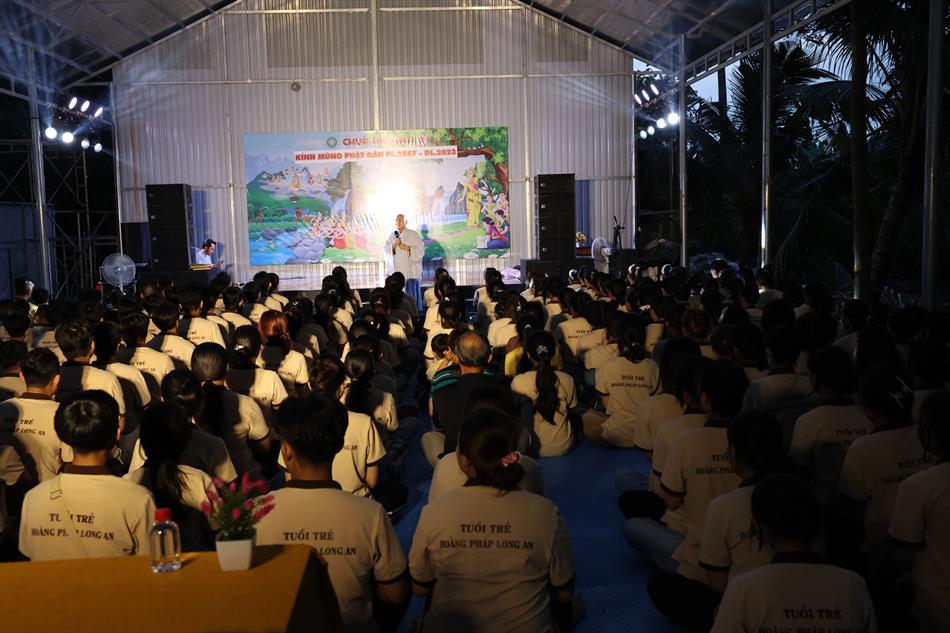 Chương trình văn nghệ trong khóa tu tuổi trẻ mùa Phật đản 2023 