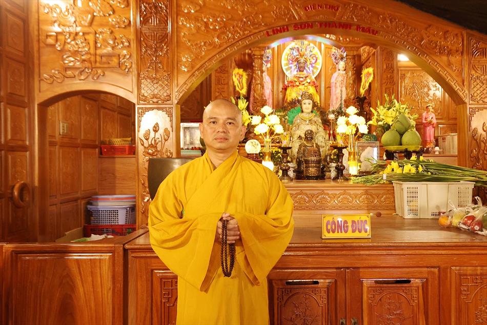 4 THẮP HƯƠNG SƯ BÀ DIỆU NGHĨA, THĂM CHÙA BÀ 4 THẮP HƯƠNG SƯ BÀ DIỆU NGHĨA, THĂM CHÙA BÀ
