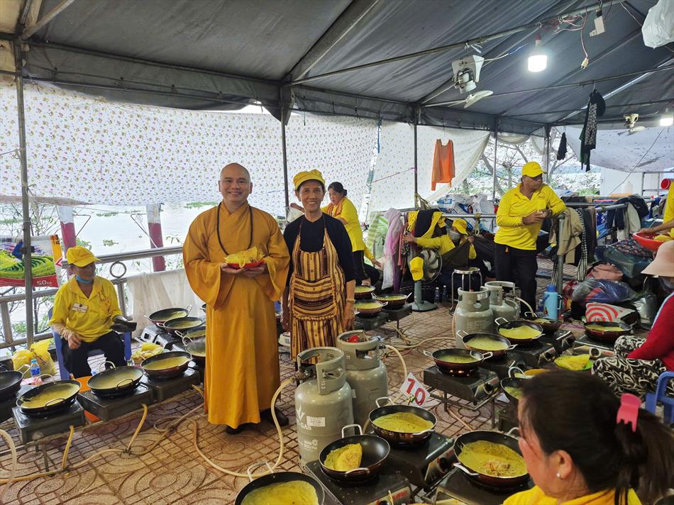 CHIÊU ĐÃI ẨM THỰC CHIÊU ĐÃI ẨM THỰC