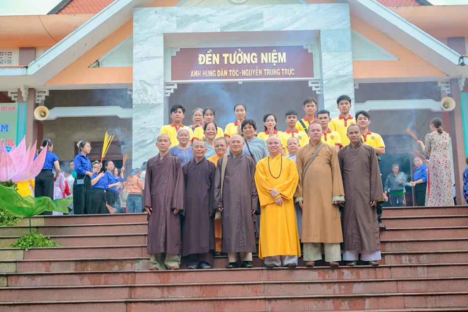 TRANG NGHIÊM LỄ CÚNG TRANG NGHIÊM LỄ CÚNG