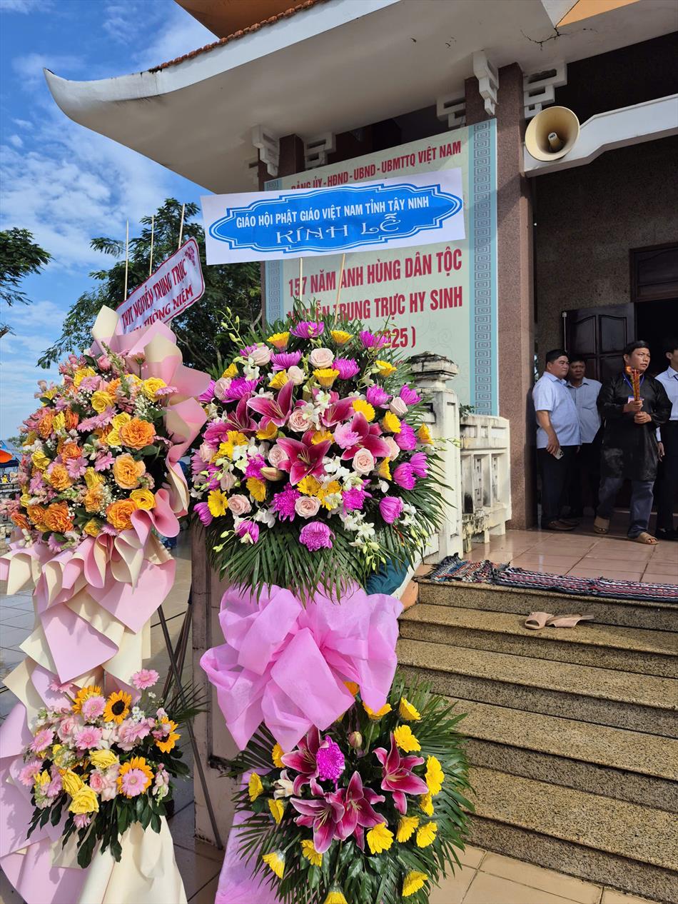 TRANG NGHIÊM LỄ CÚNG TRANG NGHIÊM LỄ CÚNG