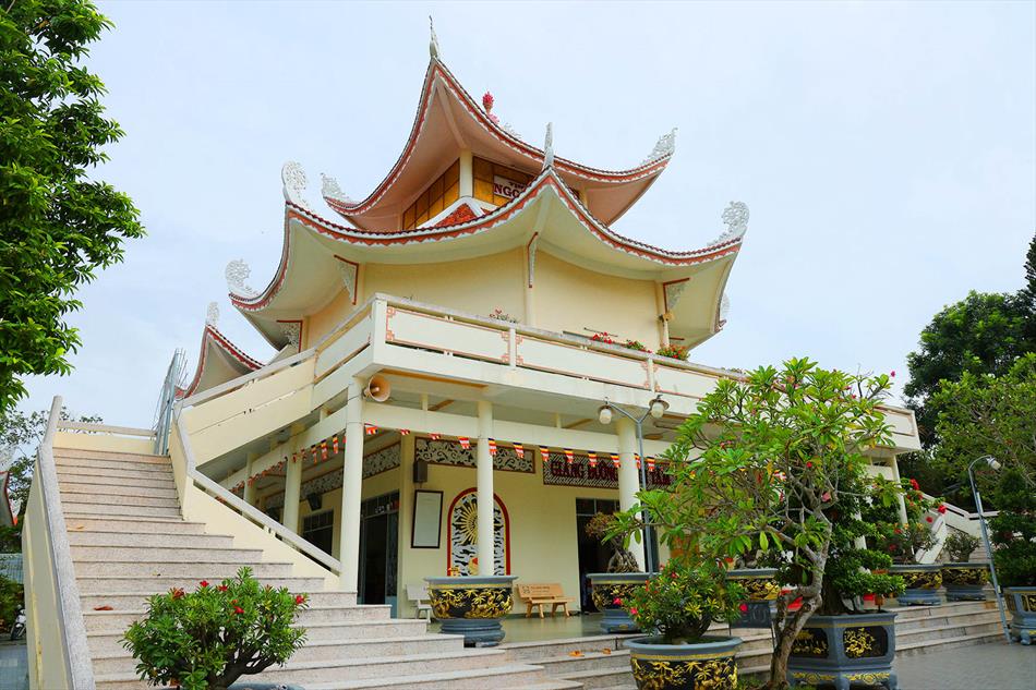 Đại đức Thích Lệ Ngôn thuyết giảng tại trường hạ tịnh xá Ngọc Tâm