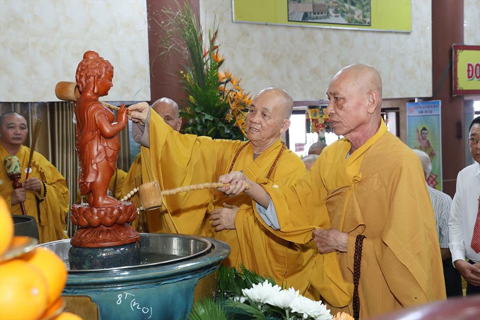 1 ĐẠI LỄ TRANG NGHIÊM 1 ĐẠI LỄ TRANG NGHIÊM