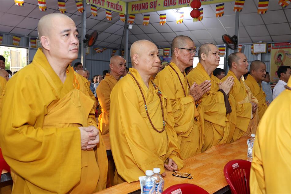 1 BUỔI LỄ DIỄN RA TRANG NGHIÊM THANH TỊNH 1 BUỔI LỄ DIỄN RA TRANG NGHIÊM THANH TỊNH