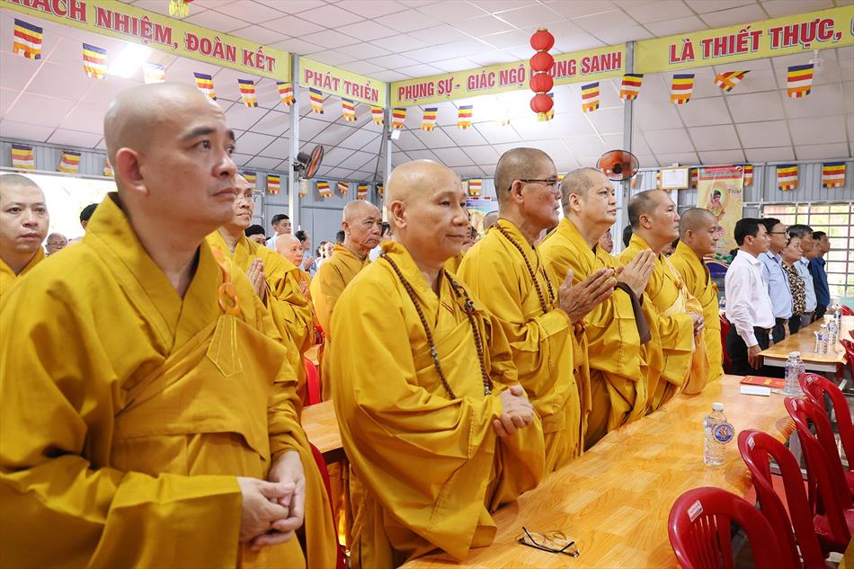 1 BUỔI LỄ DIỄN RA TRANG NGHIÊM THANH TỊNH 1 BUỔI LỄ DIỄN RA TRANG NGHIÊM THANH TỊNH