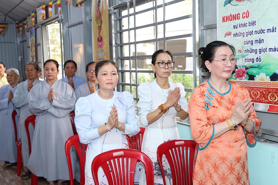 1 BUỔI LỄ DIỄN RA TRANG NGHIÊM THANH TỊNH 1 BUỔI LỄ DIỄN RA TRANG NGHIÊM THANH TỊNH
