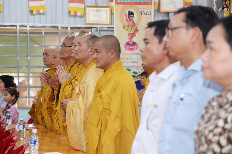 1 BUỔI LỄ DIỄN RA TRANG NGHIÊM THANH TỊNH 1 BUỔI LỄ DIỄN RA TRANG NGHIÊM THANH TỊNH
