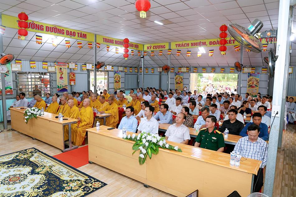 1 BUỔI LỄ DIỄN RA TRANG NGHIÊM THANH TỊNH 1 BUỔI LỄ DIỄN RA TRANG NGHIÊM THANH TỊNH
