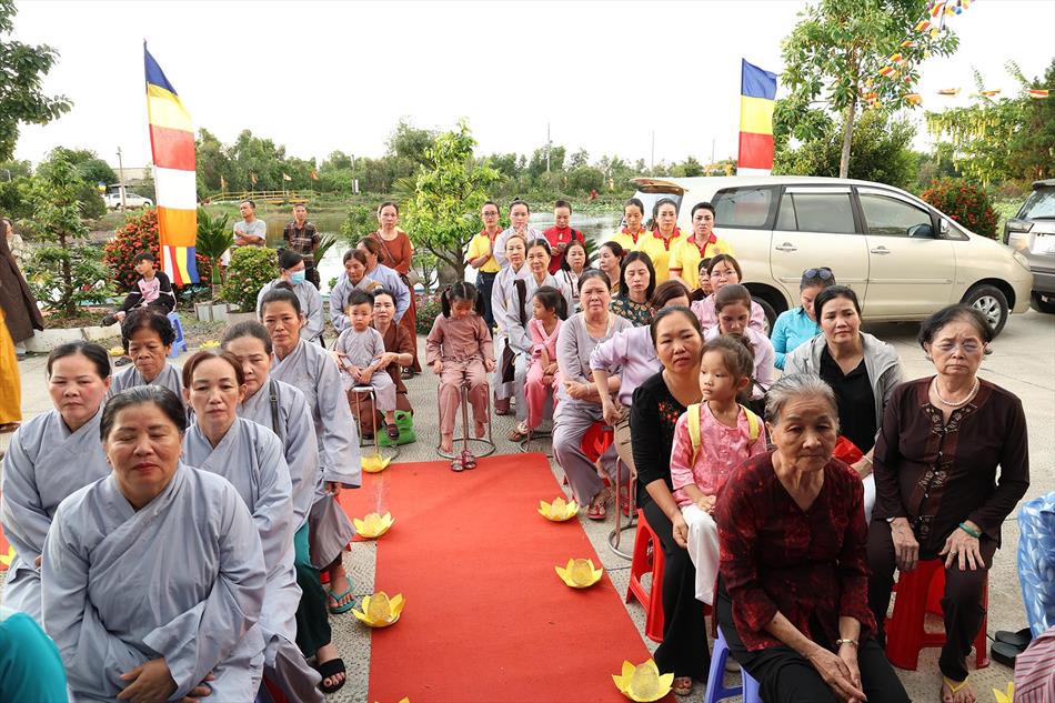 1 BUỔI LỄ DIỄN RA TRANG NGHIÊM THANH TỊNH 1 BUỔI LỄ DIỄN RA TRANG NGHIÊM THANH TỊNH