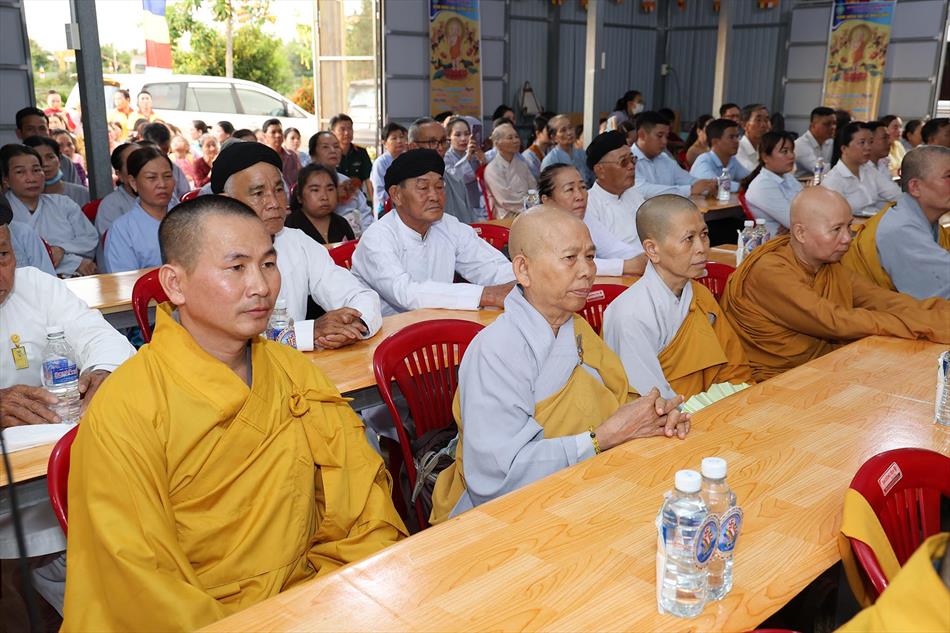 1 BUỔI LỄ DIỄN RA TRANG NGHIÊM THANH TỊNH 1 BUỔI LỄ DIỄN RA TRANG NGHIÊM THANH TỊNH
