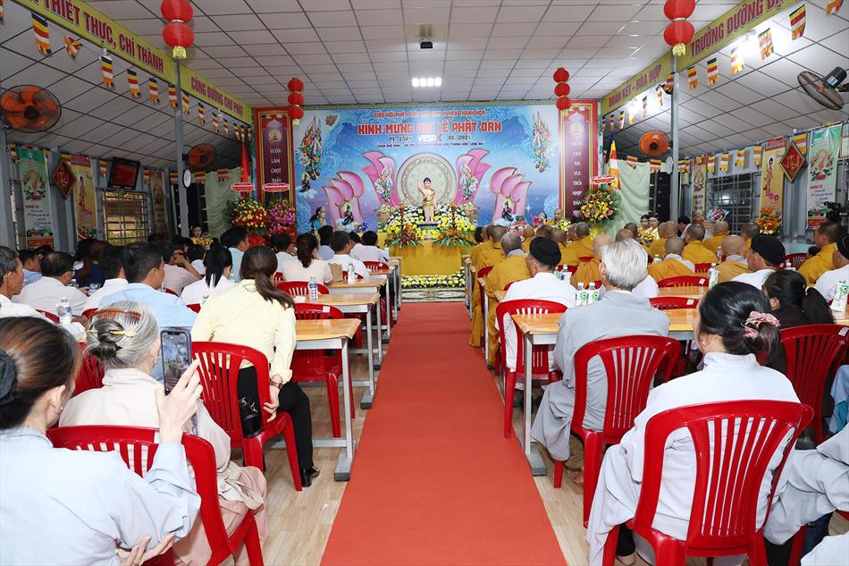 1 BUỔI LỄ DIỄN RA TRANG NGHIÊM THANH TỊNH 1 BUỔI LỄ DIỄN RA TRANG NGHIÊM THANH TỊNH