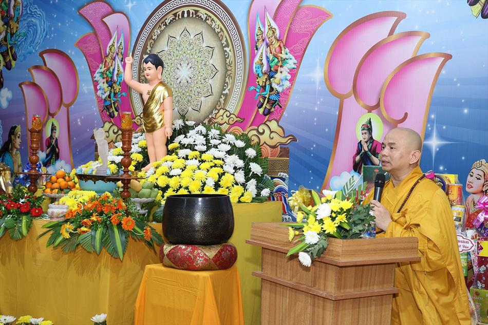 1 BUỔI LỄ DIỄN RA TRANG NGHIÊM THANH TỊNH 1 BUỔI LỄ DIỄN RA TRANG NGHIÊM THANH TỊNH