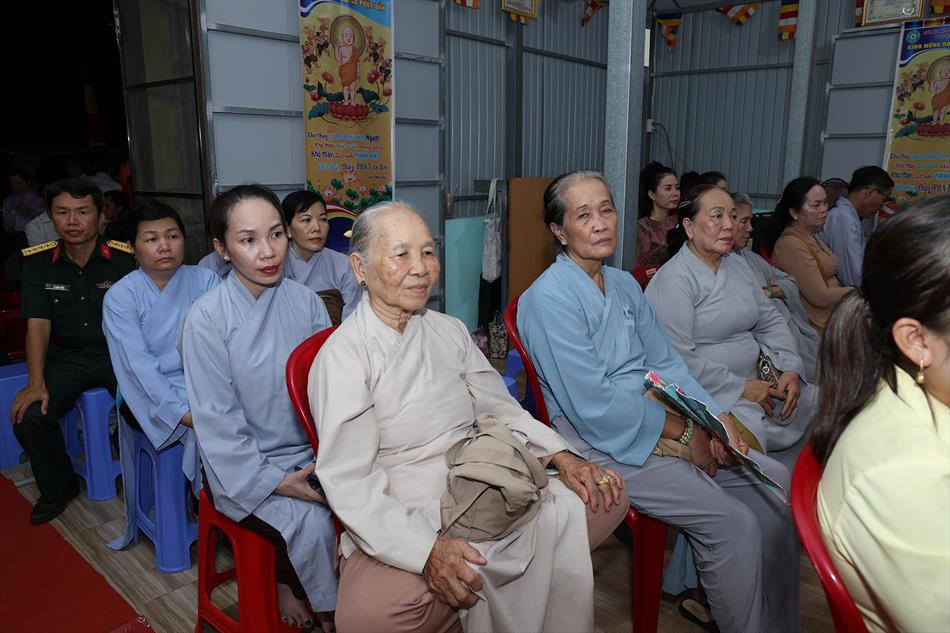 1 BUỔI LỄ DIỄN RA TRANG NGHIÊM THANH TỊNH 1 BUỔI LỄ DIỄN RA TRANG NGHIÊM THANH TỊNH