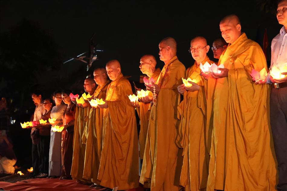 5 HOA ĐĂNG LUNG LINH 5 HOA ĐĂNG LUNG LINH