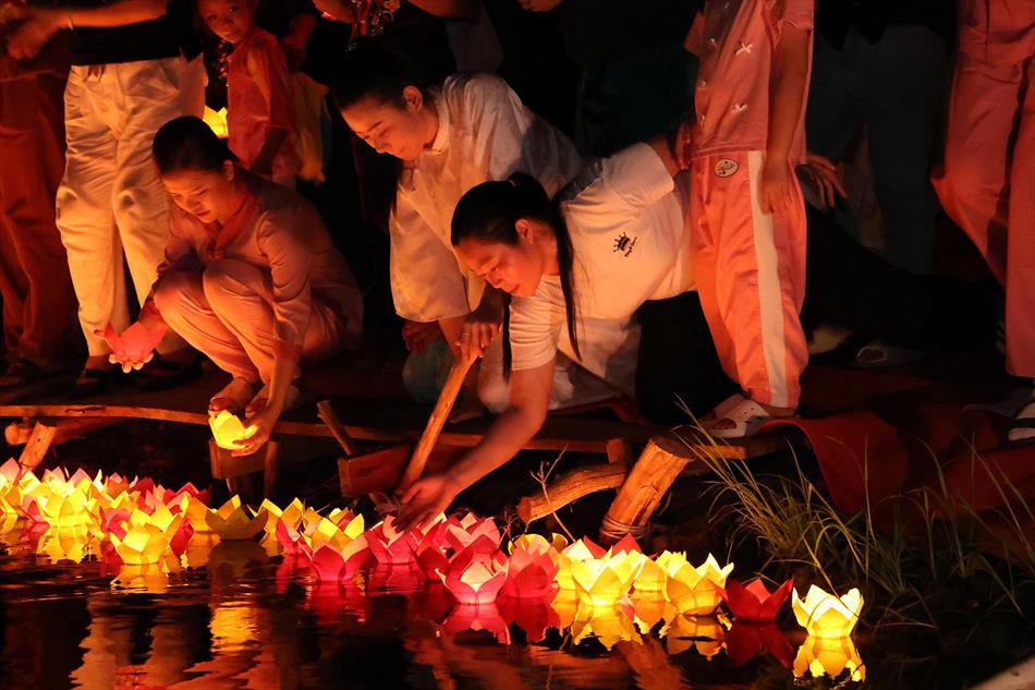 5 HOA ĐĂNG LUNG LINH 5 HOA ĐĂNG LUNG LINH