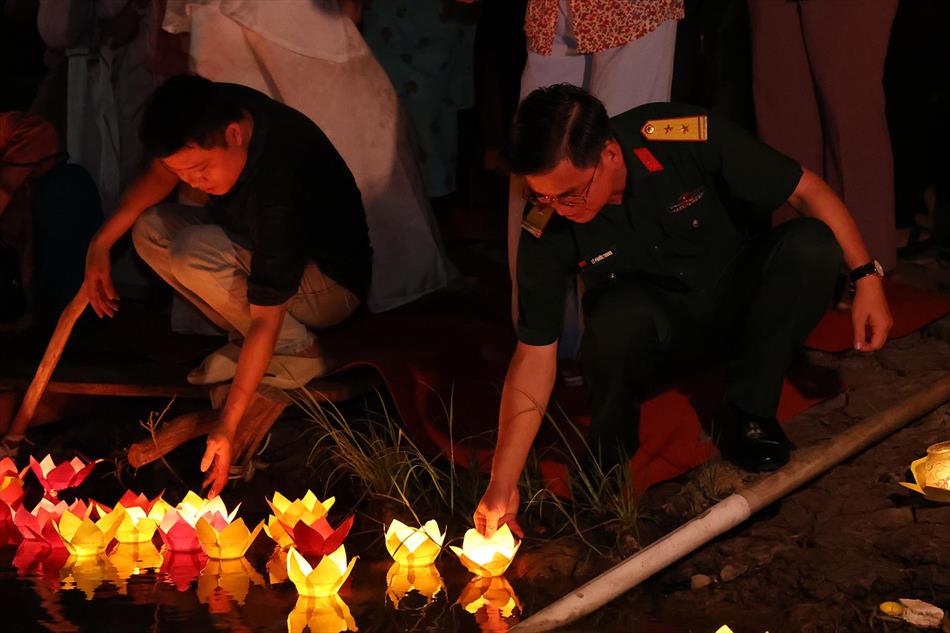 5 HOA ĐĂNG LUNG LINH 5 HOA ĐĂNG LUNG LINH