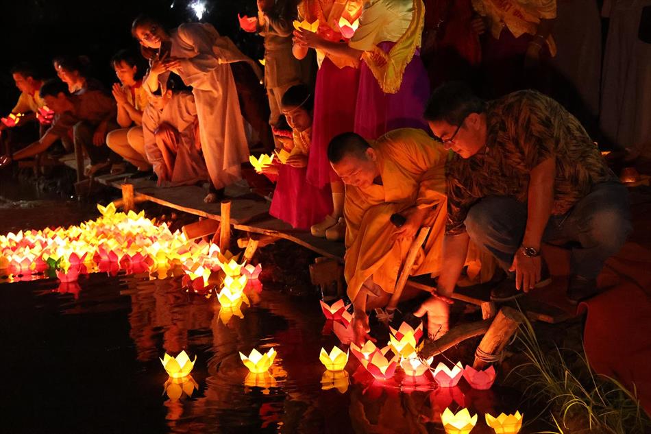 5 HOA ĐĂNG LUNG LINH 5 HOA ĐĂNG LUNG LINH